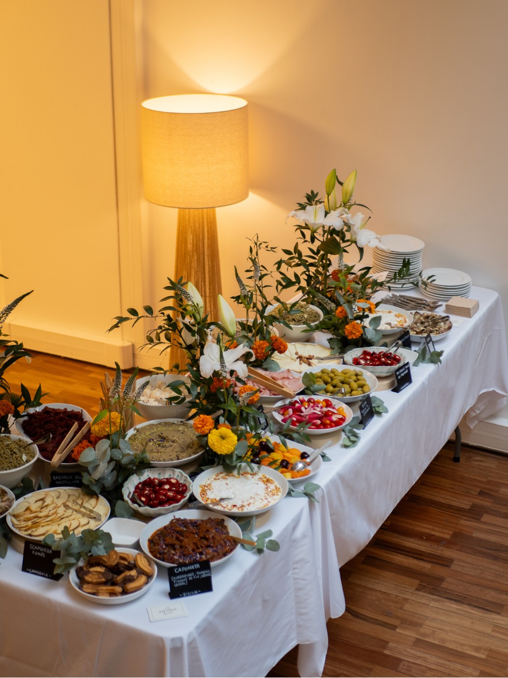 Plats végétariens de saison servis lors d'un dîner d'entreprise